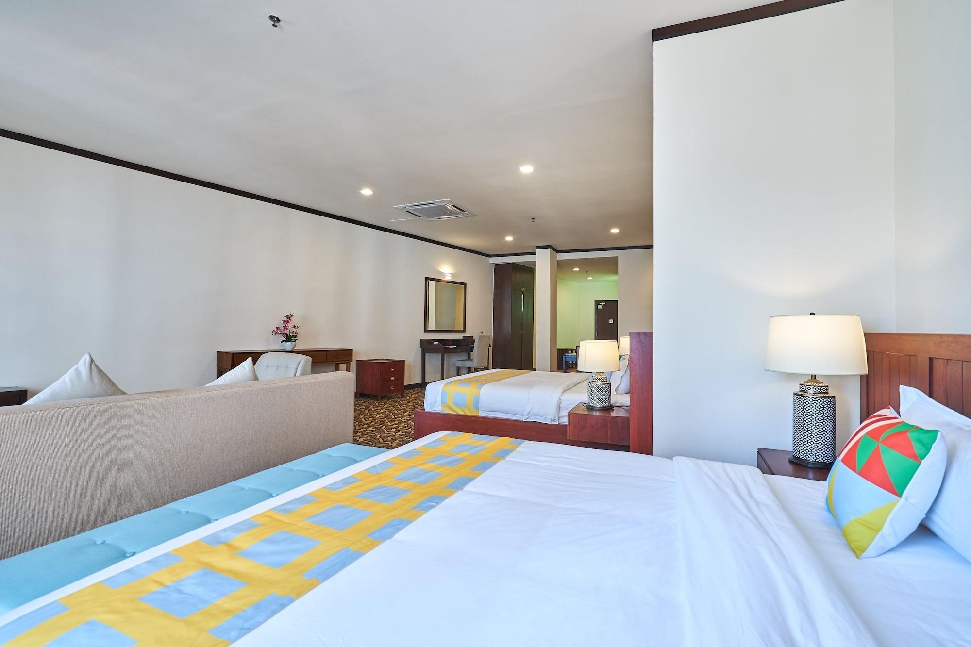 Oyo Home 44077 The Platinum Hotel & Suites- King Malacca Exterior photo