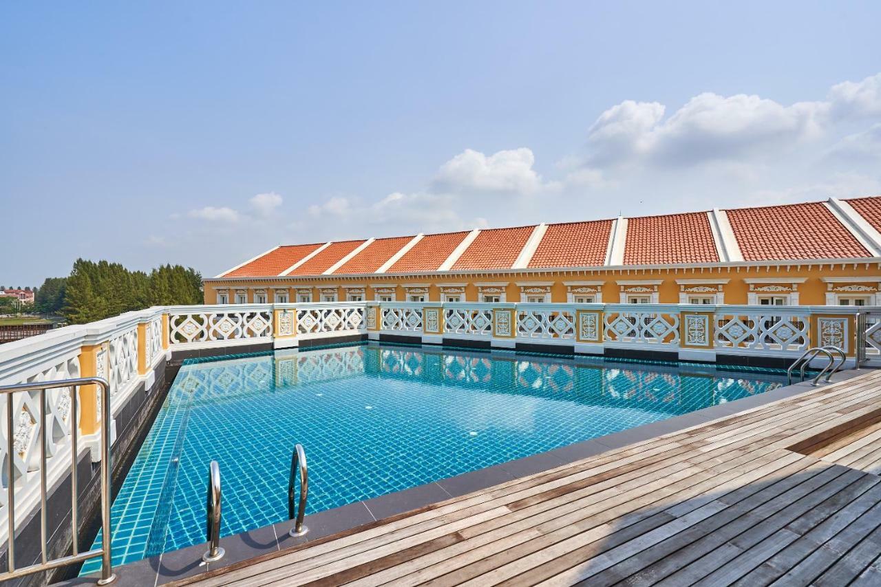 Oyo Home 44077 The Platinum Hotel & Suites- King Malacca Exterior photo
